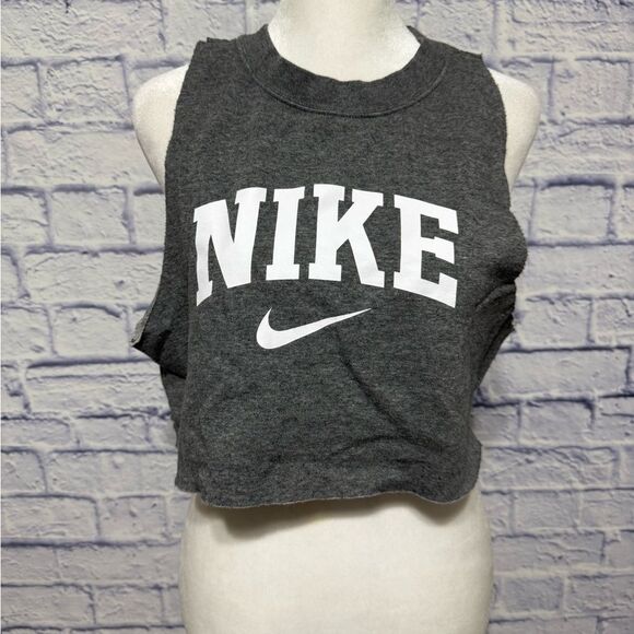 Nike cropped raw cut off top - Picture 2 of 10